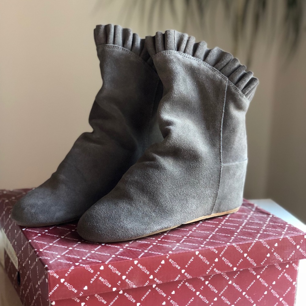 Hidden wedge booties